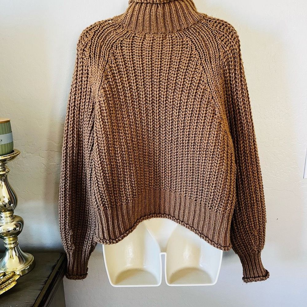 H&M chunky beige mock neck cropped pullover ribbed sweater M fall - Picture 5 of 10